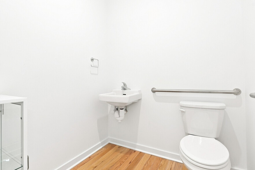 More Photos Of 2007 N Hope St, Philadelphia Apartments For Lease
