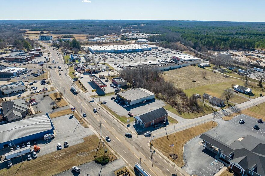 More Photos Of 1102 Mineral Wells Ave, Paris Office For Sale