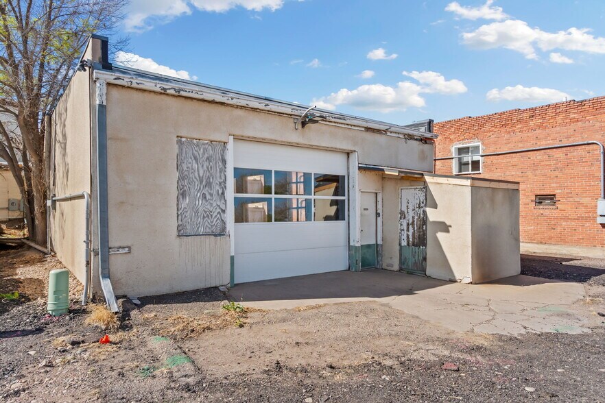 More Photos Of 422 Main St, Windsor Bank For Sale