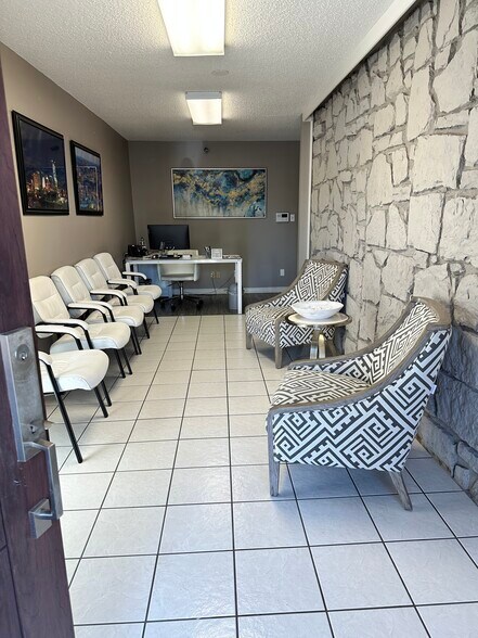 More Photos Of 7181 S Braden Ave, Tulsa Office For Lease