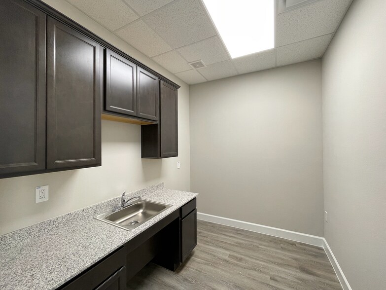 More Photos Of 25145 Star Lane, Katy Medical For Lease