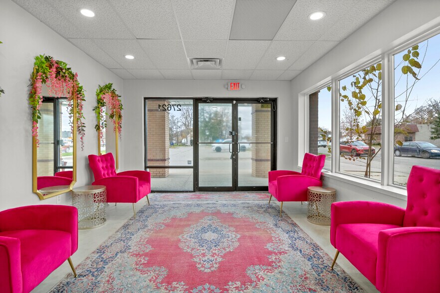 More Photos Of 27621 Warren Rd, Garden City Freestanding For Lease