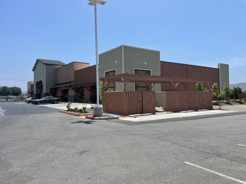 More Photos Of 8254 Mission Blvd, Jurupa Valley Unknown For Lease