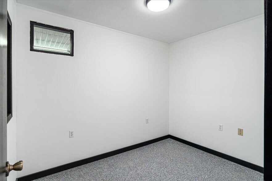 More Photos Of 110 FS Dr, Viroqua Auto Dealership For Sale