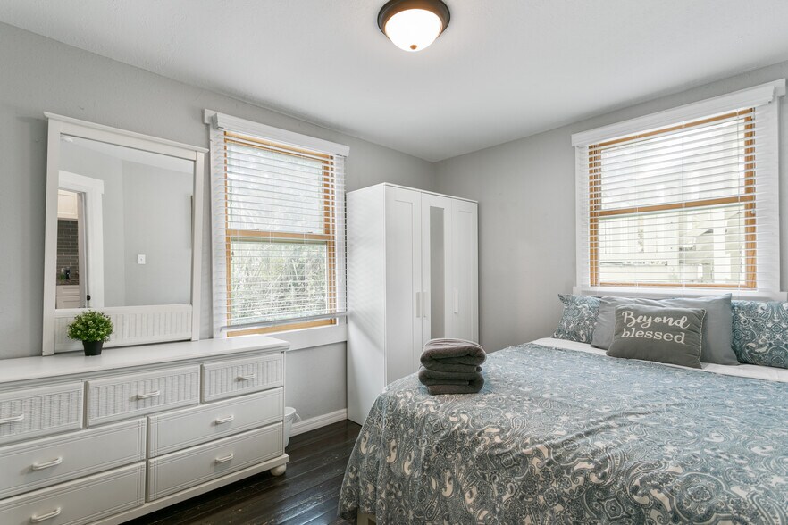 More Photos Of 1720 W Hills Ave, Tampa Apartments For Sale