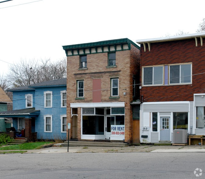 More Photos Of 525-527 Tremont Ave SW, Massillon Storefront Retail Residential For Lease