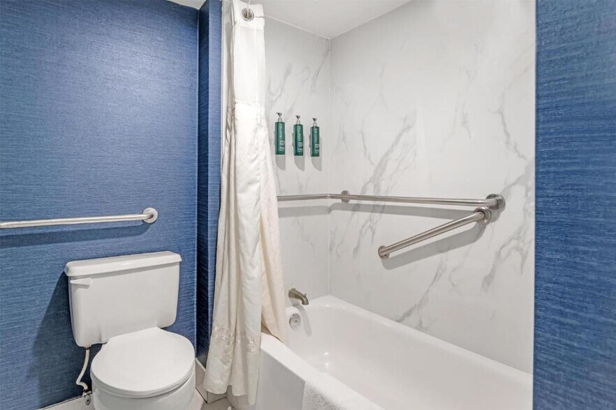 More Photos Of 300 Prestige Pl, Dayton Hotel For Sale