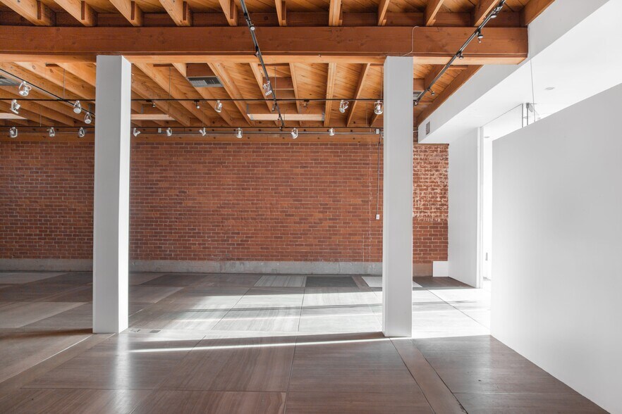 More Photos Of 8483 Melrose Ave, West Hollywood Storefront For Lease