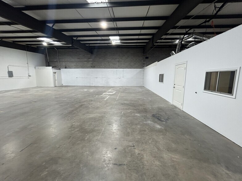 More Photos Of 2331 Wirtcrest Ln, Houston Unknown For Lease