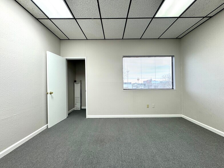 More Photos Of 804 E Cypress Ave, Redding Office For Sale