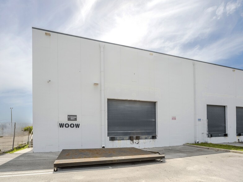 More Photos Of 6501 NW 37th Ave, Miami Warehouse For Lease