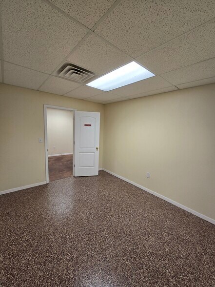 More Photos Of 3901 N Stowe Ave, Odessa Industrial For Lease