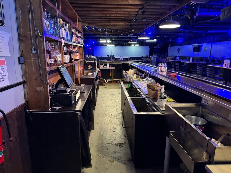 More Photos Of 3080 W State St, Bristol Bar For Sale