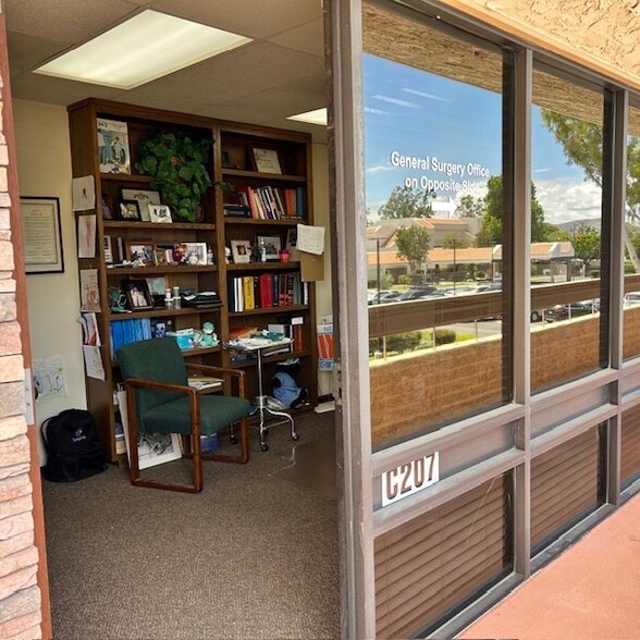 More Photos Of 2438 N Ponderosa Dr, Camarillo Medical For Sale