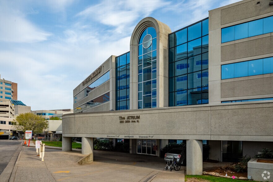 More Photos Of 250 25th Ave N, Nashville Medical For Lease