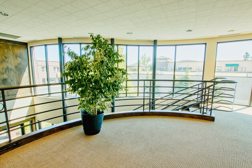 More Photos Of 141 NW Greenwood Ave, Bend Loft Creative Space For Lease