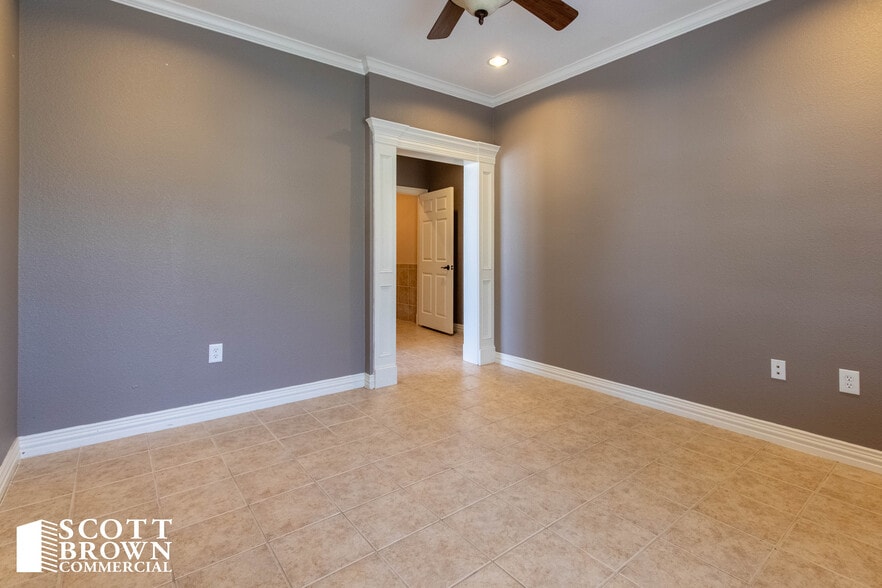 More Photos Of 860 Hebron Pky, Lewisville Office For Lease