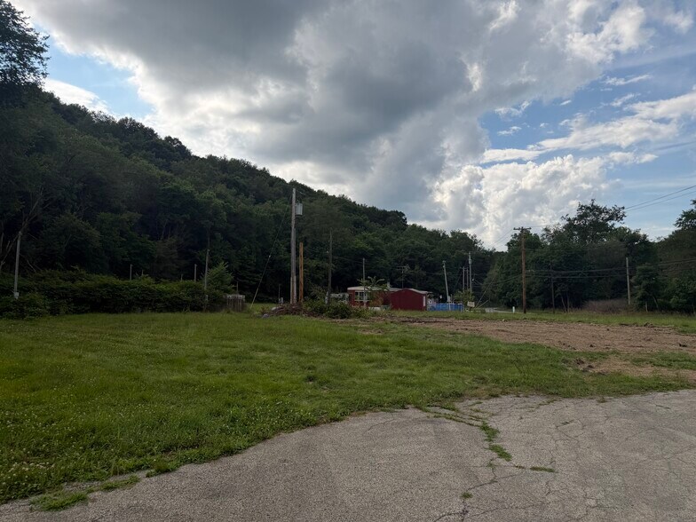 More Photos Of 1 Shady Side Trailer Ct, New Brighton Manufactured Housing Mobile Home Park For Sale