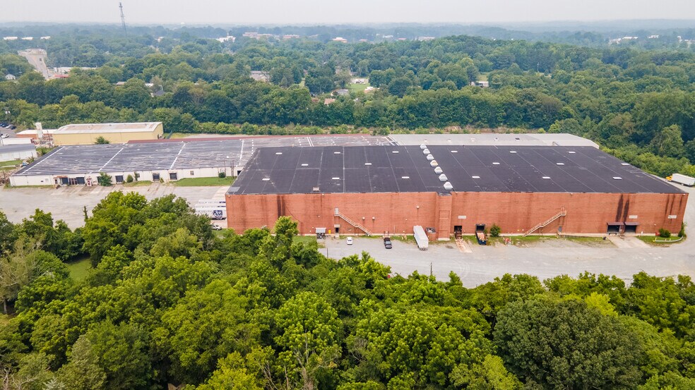 More Photos Of 100 United Furniture Dr, Lexington Distribution For Lease