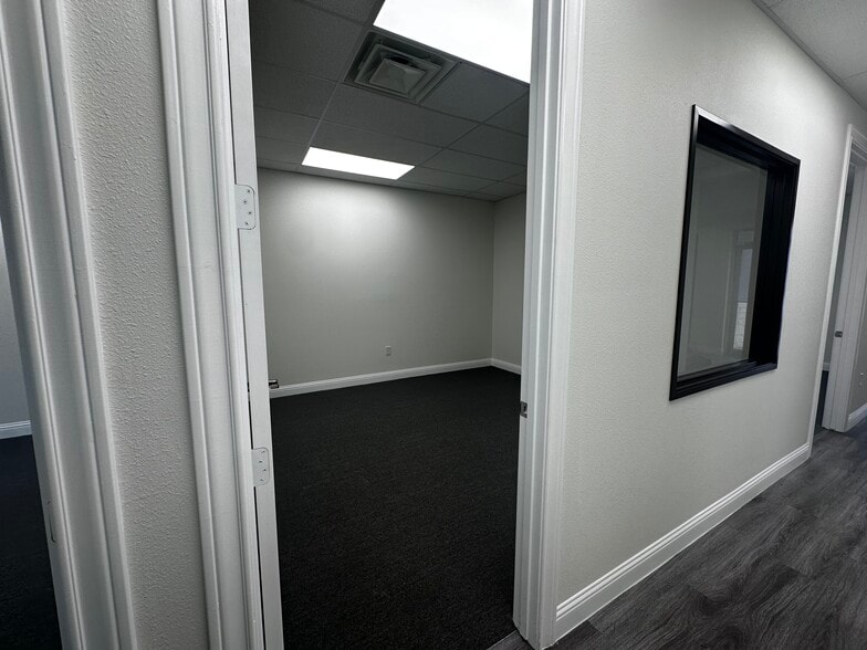 More Photos Of 945 Stockton Dr, Allen Unknown For Lease