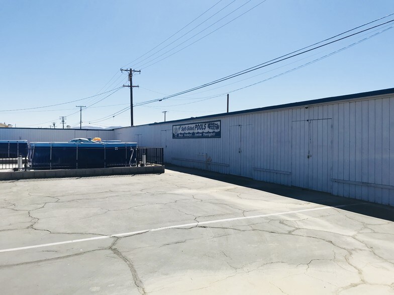 More Photos Of 42347 Sierra Hwy, Lancaster Industrial For Lease