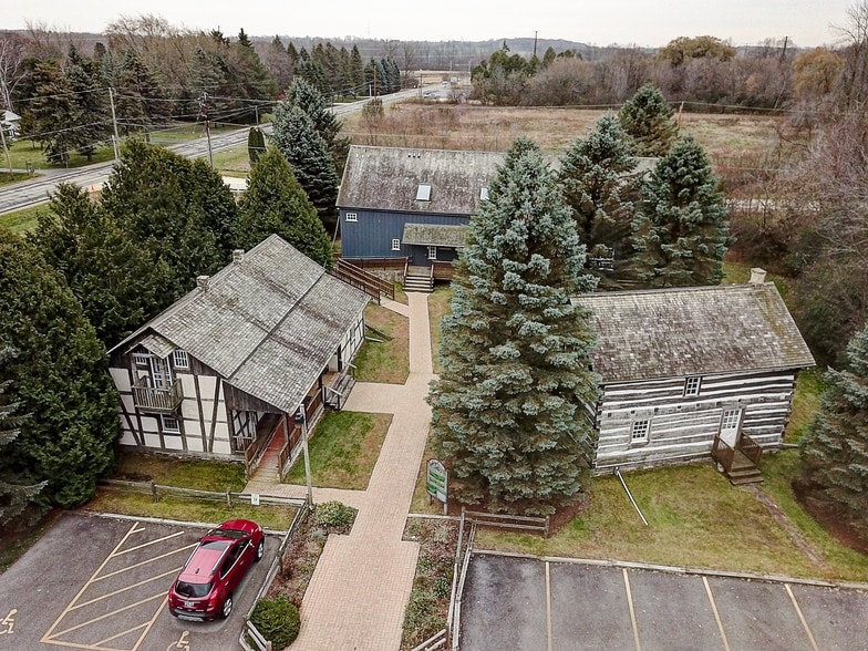 Primary Photo Of 14135 N Cedarburg Rd, Mequon Office For Lease
