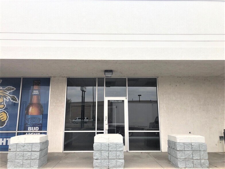More Photos Of 8909 W Kellogg Dr, Wichita Storefront For Lease