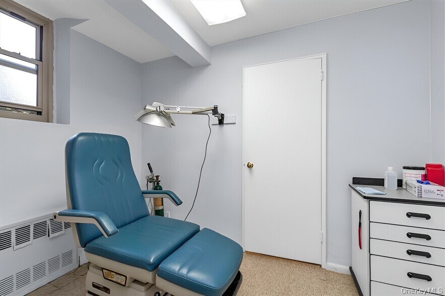 More Photos Of 2335 Bell Blvd, Bayside Apartments For Sale