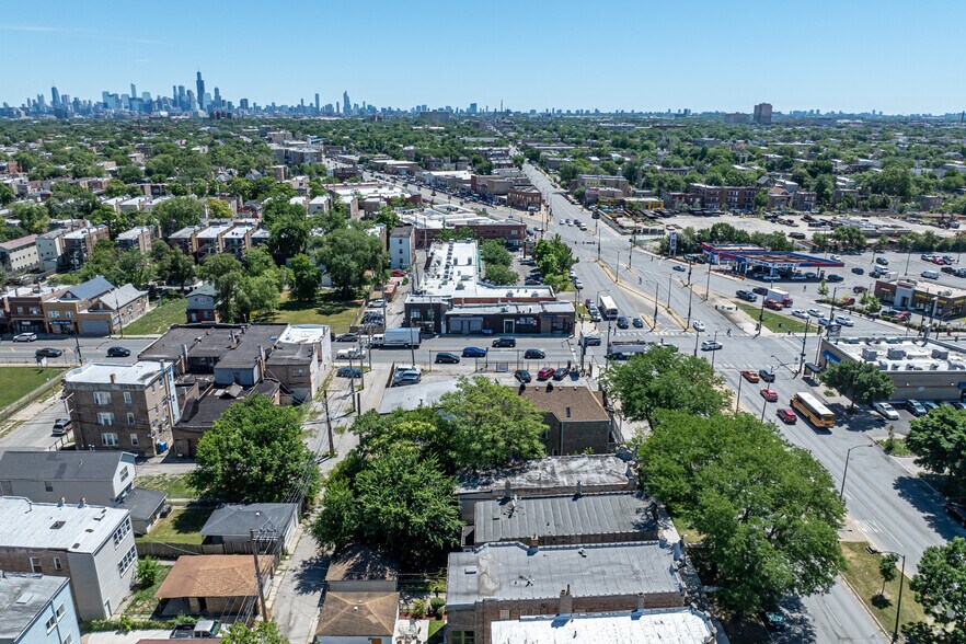 More Photos Of 3932-3956 W Cermak Rd, Chicago General Retail For Sale