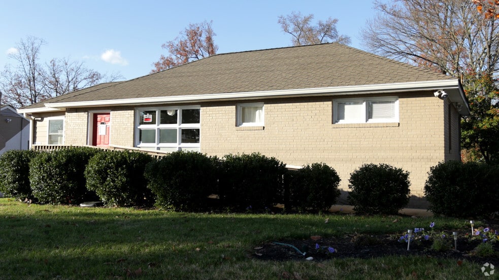 More Photos Of 3112 N Parham Rd, Richmond Medical For Lease