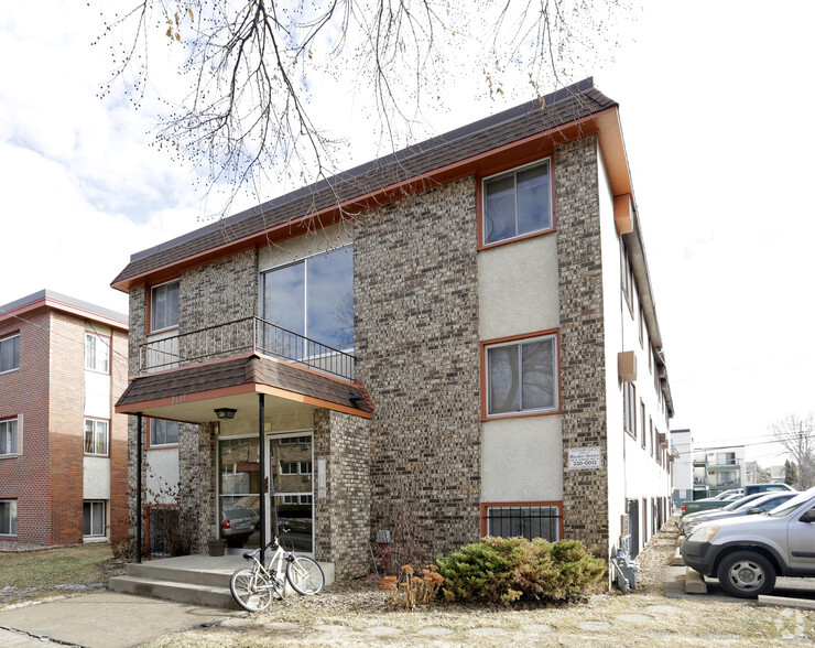 Primary Photo Of 2637 Pleasant Ave S, Minneapolis Apartments For Sale