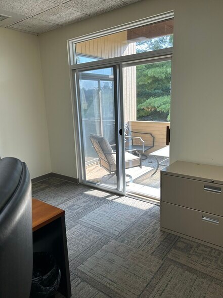 More Photos Of 101 Bradford Rd, Wexford Medical For Lease