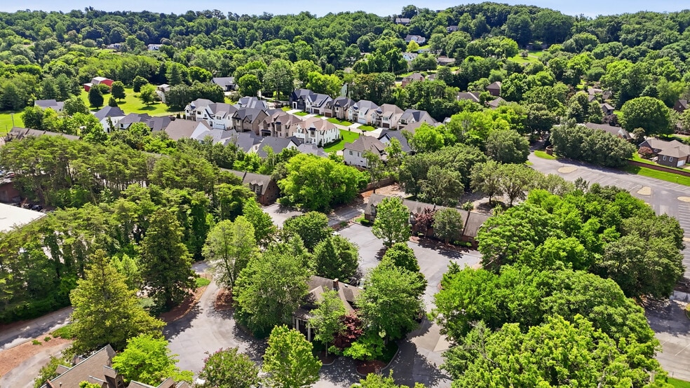 More Photos Of 9724 Kingston Pike, Knoxville Loft Creative Space For Sale