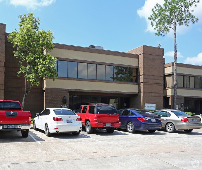 More Photos Of 9760 Whithorn Dr, Houston Industrial For Lease
