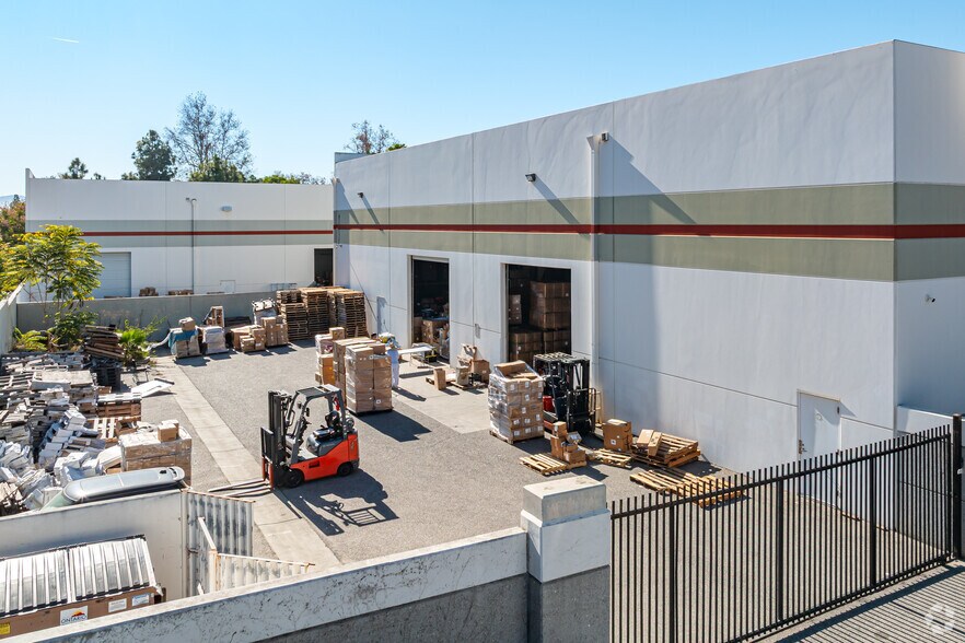 More Photos Of 1999 Campus Ave, Ontario Warehouse For Lease
