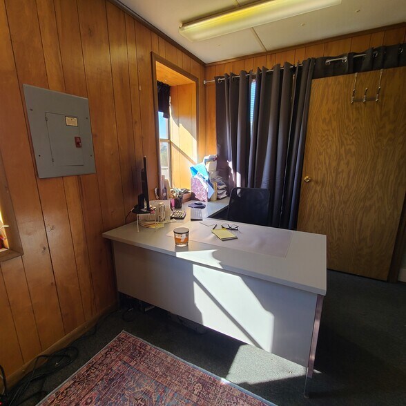 More Photos Of 70581 Colerain Rd, Bridgeport Specialty For Lease