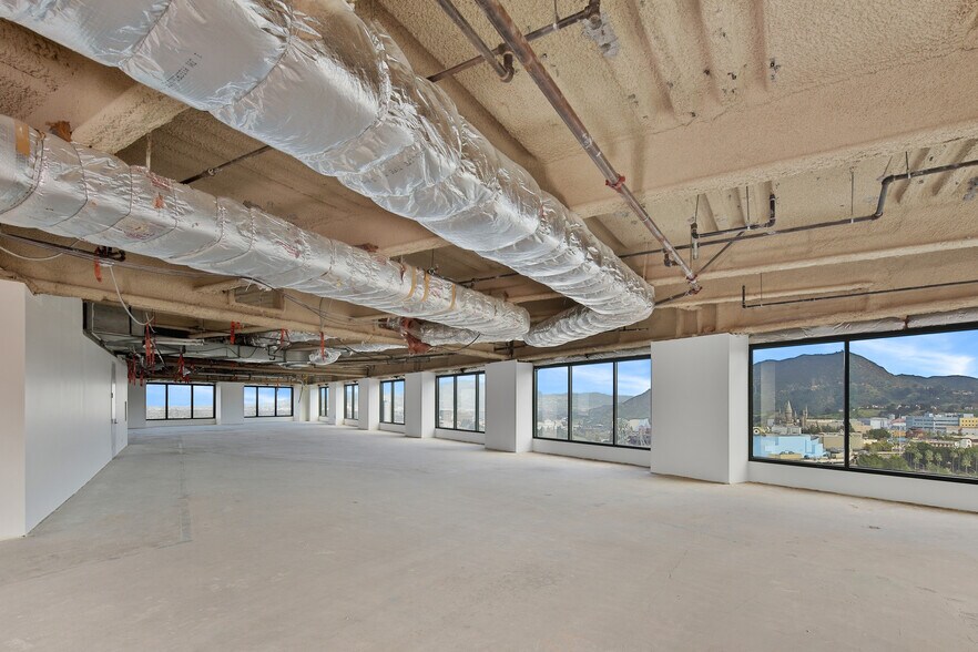 More Photos Of 10 Universal City Plz, Universal City Office For Lease