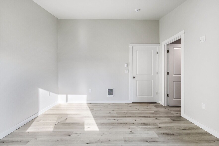 More Photos Of 3631 Green River Rd, Sweet Home Multifamily For Sale