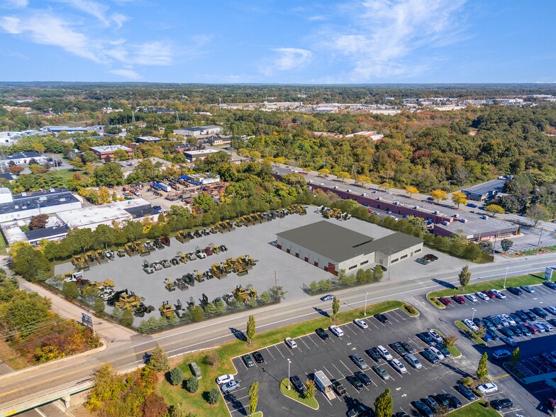 More Photos Of 370 Wampanoag Trl, Riverside Truck Terminal For Lease