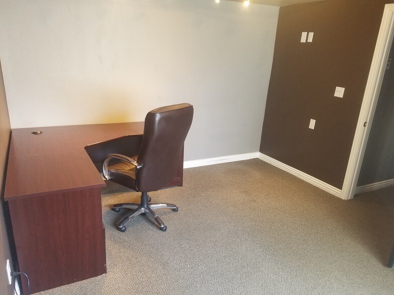 More Photos Of 519-533 W Center St, Pleasant Grove Office For Lease