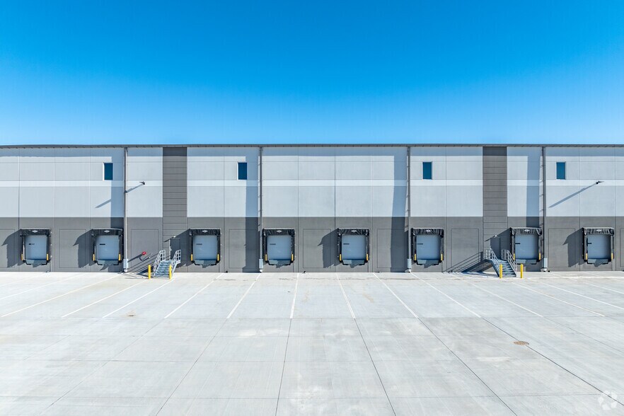 More Photos Of 15052 S 210th, Gretna Warehouse For Lease
