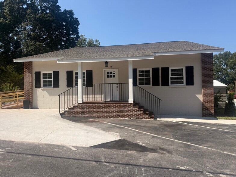 Primary Photo Of 116 Columbus Pky, Opelika Office For Lease
