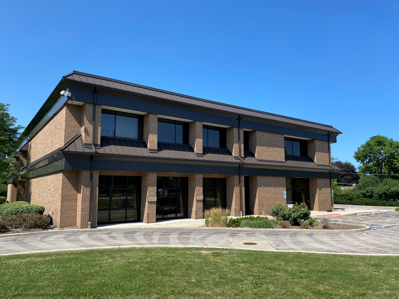 Primary Photo Of 1040 W Northwest Hwy, Mount Prospect Office For Sale