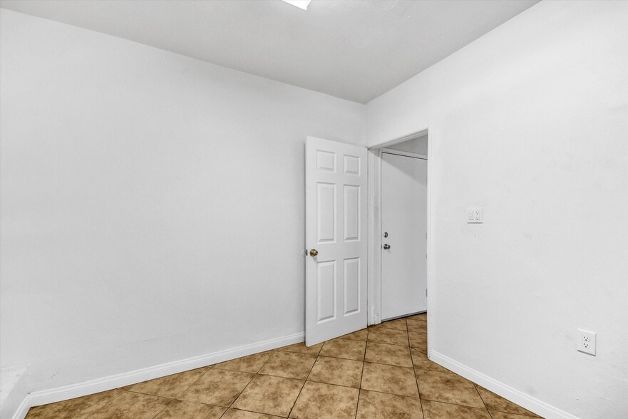 More Photos Of 11418 Garvey Ave, El Monte Freestanding For Lease