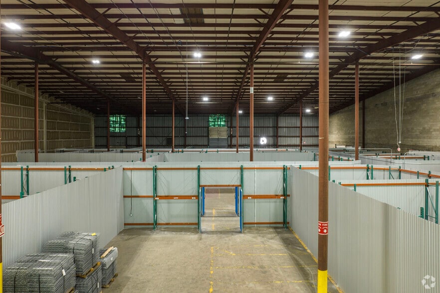 More Photos Of 5806 N 53rd St, Tampa Distribution For Lease