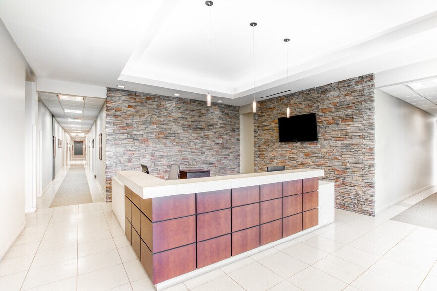 More Photos Of 610 Uptown Blvd, Cedar Hill Office For Sale