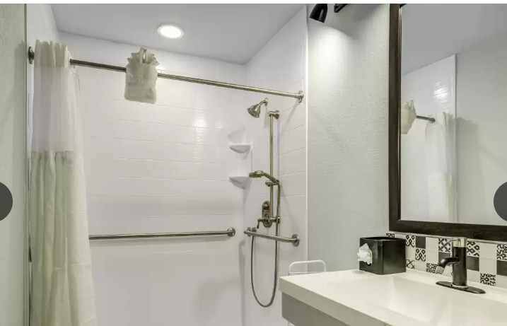 More Photos Of 2702 N Monroe St, Tallahassee Hotel For Sale