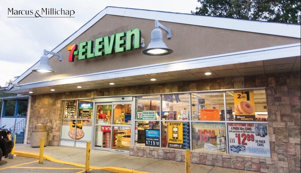 More Photos Of 1401 Regent St, Madison Convenience Store For Sale