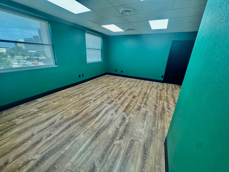 More Photos Of 401 W Texas Ave, Midland Office For Sale