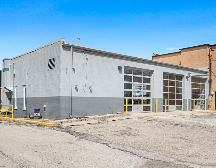 More Photos Of 4819 W 93rd St, Oak Lawn Auto Repair For Sale